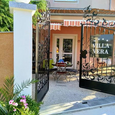 Hotel Villa Vera 2 Fažana Exterior foto
